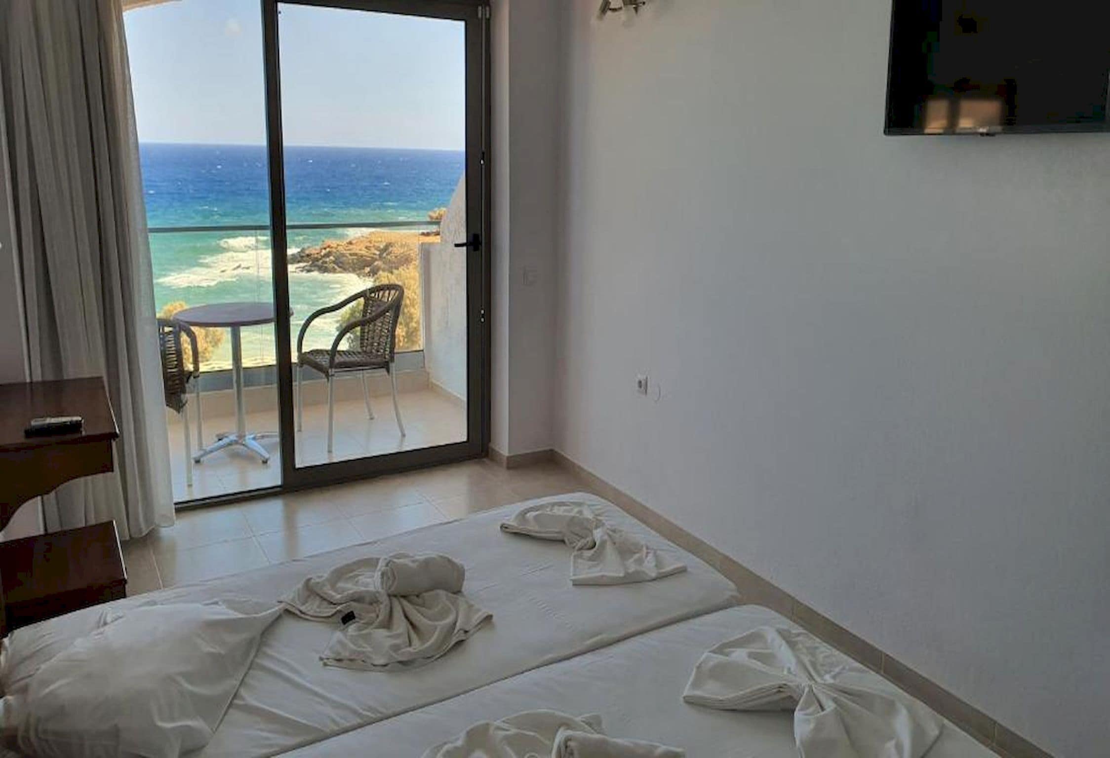 Standard Room with Sea View | Draps fournis