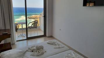 Standard Room with Sea View | Draps fournis