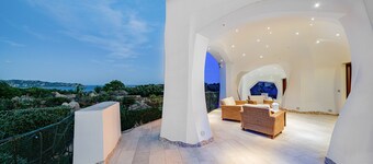 Villa Adele, sea view, pool, 700 meters from the beach