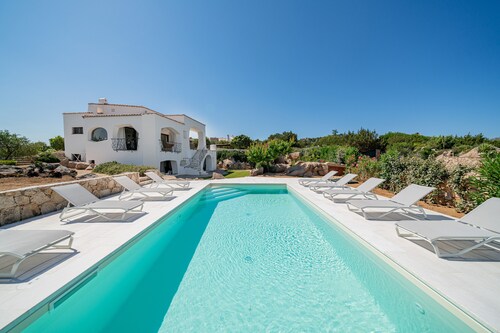 Villa Adele, sea view, pool, 700 meters from the beach