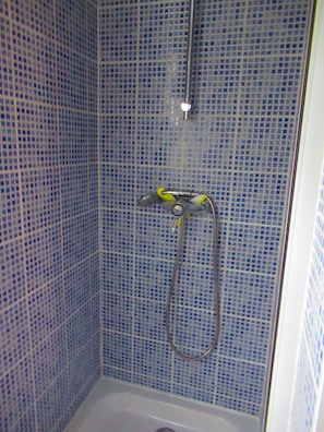 Ducha y secador de pelo