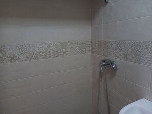 Shower, towels, soap, shampoo