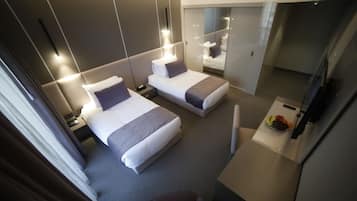 Executive Studio | Egyptian cotton sheets, premium bedding, down comforters