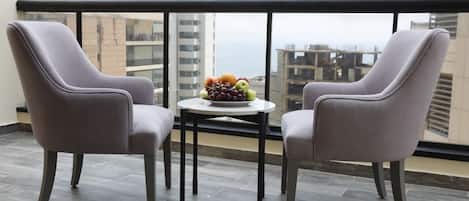Executive Suite | Egyptian cotton sheets, premium bedding, down duvets, Tempur-Pedic beds