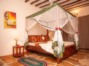 Individually furnished, laptop workspace, free WiFi, bed sheets - Hapa Hapa Bungalows (Kiwengwa)