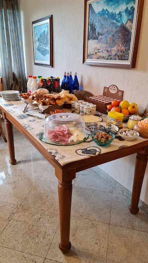 Desayuno buffet incluido todos los días 
