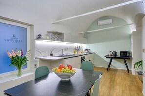 Mini-fridge, microwave, oven, stovetop - Le stanze del Savonarola  (Ferrara)