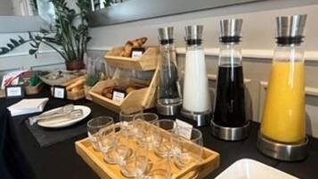 Daily buffet breakfast (EUR 13.50 per person)