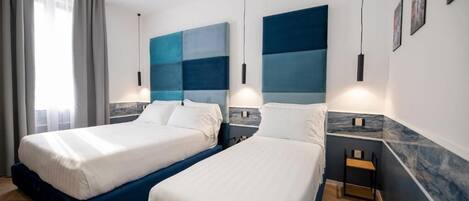 Family Triple Room | Desk, soundproofing, free WiFi