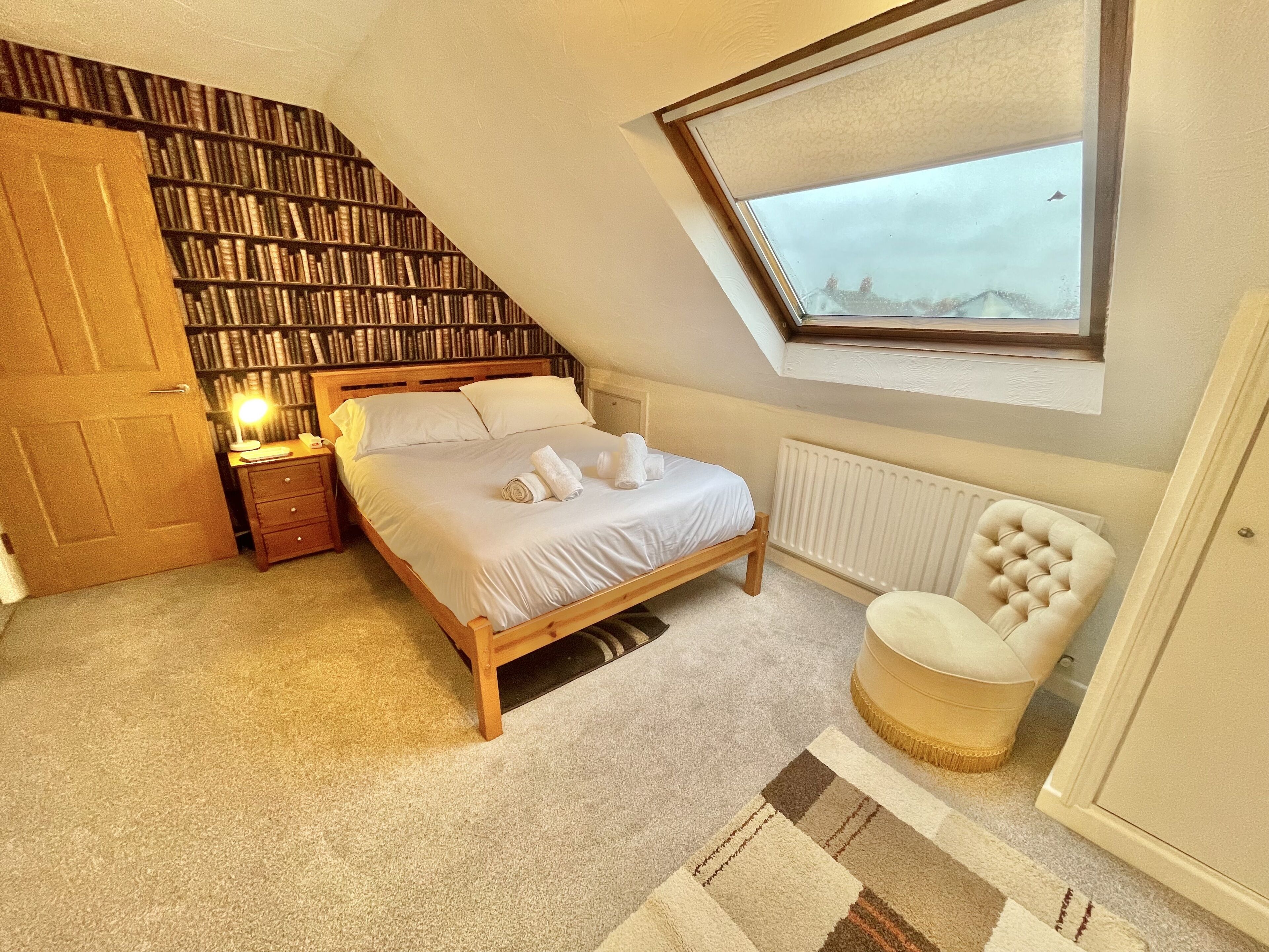 4 bedrooms, iron/ironing board, free WiFi, bed sheets