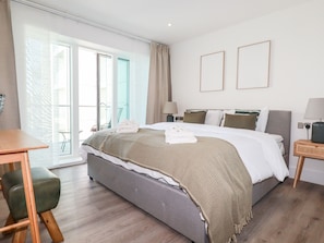 2 slaapkamers, individueel gedecoreerd, individueel gemeubileerd
