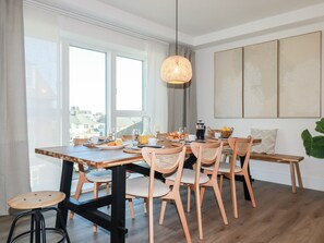 Dining - 33 Cliff Edge (Newquay)