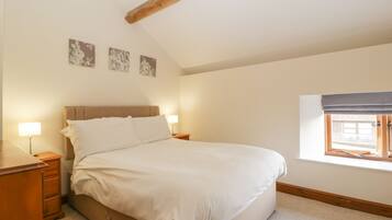 2 bedrooms, individually decorated, individually furnished, free WiFi