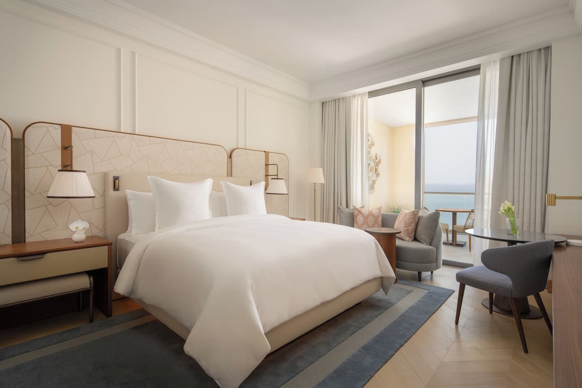 Apartment, 1 Bedroom, Accessible, Marina View | 1 bedroom, minibar, in-room safe, individually decorated