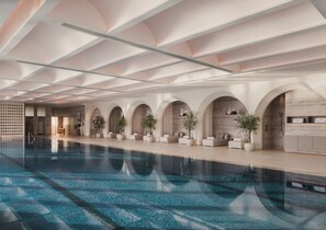 Indoor pool, 2 outdoor pools