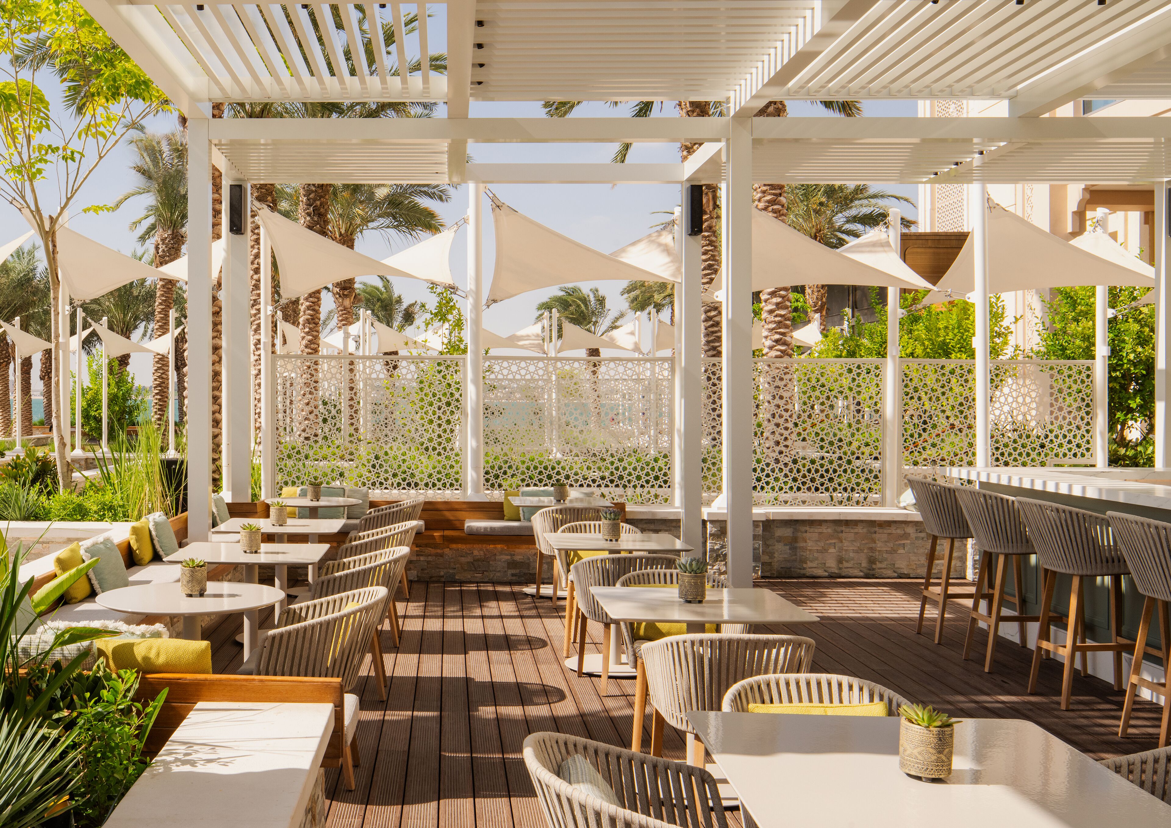 2 restaurants, breakfast, lunch, dinner served; Italian cuisine 