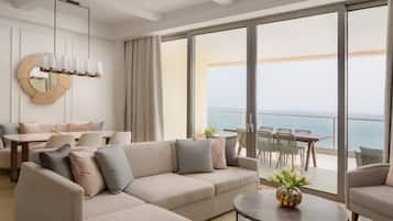 Minibar, in-room safe, individually decorated, individually furnished