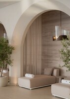 Indoor pool, 2 outdoor pools