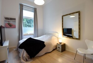 1 bedroom, free WiFi, bed sheets - Small home in the center of Dusseldorf (Düsseldorf)