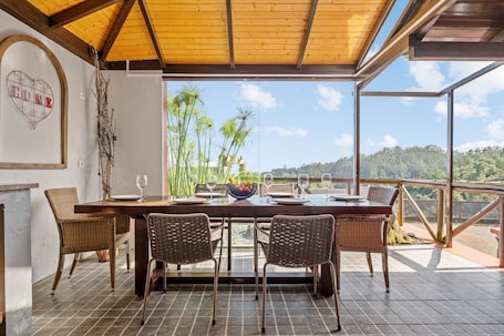 Dining. São Jorge Cottage - By Wehost