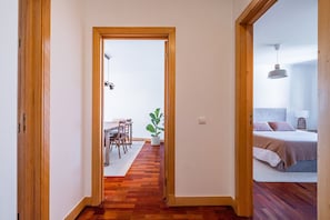3 habitaciones, tabla de planchar con plancha y wifi gratis 