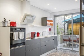 Fridge, microwave, oven, dishwasher