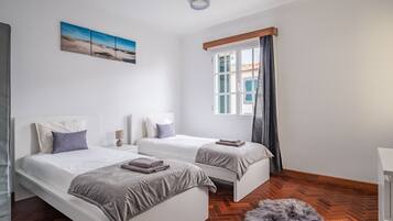 5 bedrooms, free WiFi, bed sheets