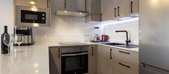 Bayside | La Graciosita Traditional Home