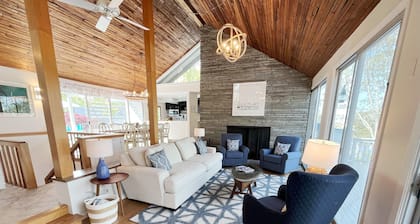 Waterfront home with private boat dock, heated pool, kayaks, A/C, and more