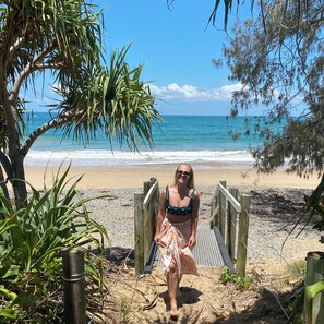 Beach - “The Cove” 
Beachfront Retreat.
Wake to the Ocean. Unwind in Nature. (Korora)
