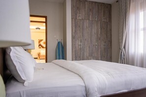 Iron/ironing board, free WiFi - Amreena Apartments (Kampala)