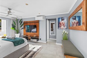 House (5 Bedrooms) | Interior