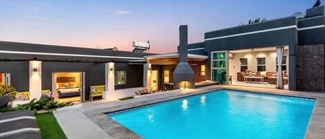 House (5 Bedrooms) | Front of property