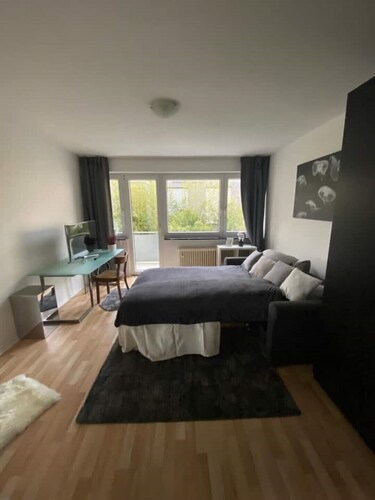 Komplette gemütlich, eingerichtete Ferienwohnung Frankfurt City