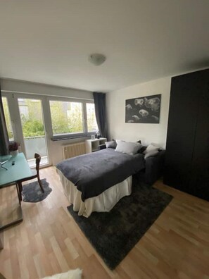 1 bedroom, desk, iron/ironing board, free WiFi