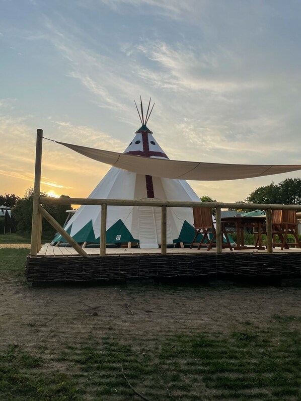 Property grounds - Tipi Cheyenne at Lake Belau (Belau)