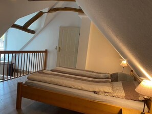 5 Schlafzimmer, Reisekinderbett, kostenloses WLAN, Bettwäsche