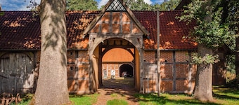 Artland's Home Cottage - for up to 12 people