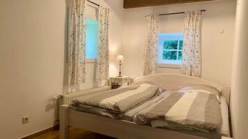 6 camere, culla da viaggio, Wi-Fi gratuito, lenzuola