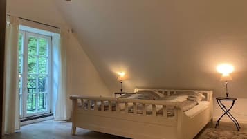 6 makuuhuonetta, vauvan matkasänky, ilmainen Wi-Fi, vuodevaatteet