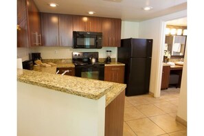 Private kitchen - Fantastic 1 bedroom condo just 4 miles away from the strip (Las Vegas)
