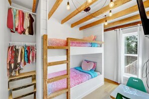 3 bedrooms, WiFi