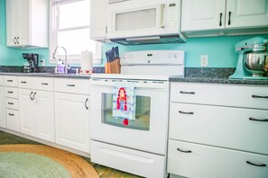 High chair, dining tables - Summer's Sea Shanty on Chincoteague Island (Chincoteague)