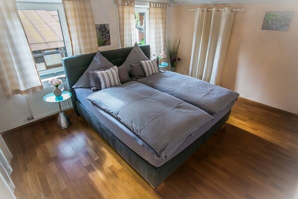 2 Schlafzimmer, Zimmersafe, Reisekinderbett, kostenloses WLAN