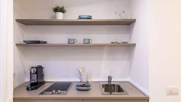 Frigorifero, macchina per tè/caffè, pentole/stoviglie/utensili