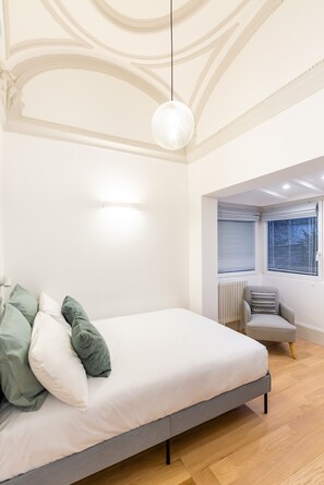 1 habitación, tabla de planchar con plancha, wifi gratis y ropa de cama 