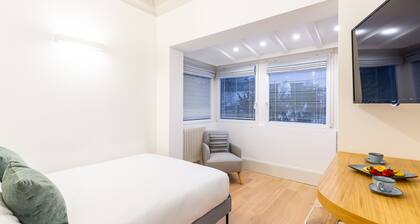 Cozy Studio in Chiaia district by Wonderful Italy