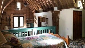 Room - The Tudor Barn - Tudor Style Barn House.  Sleeps 5! (Ludington)