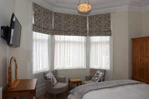 Double Room, Ensuite - The Waves (Scarborough)