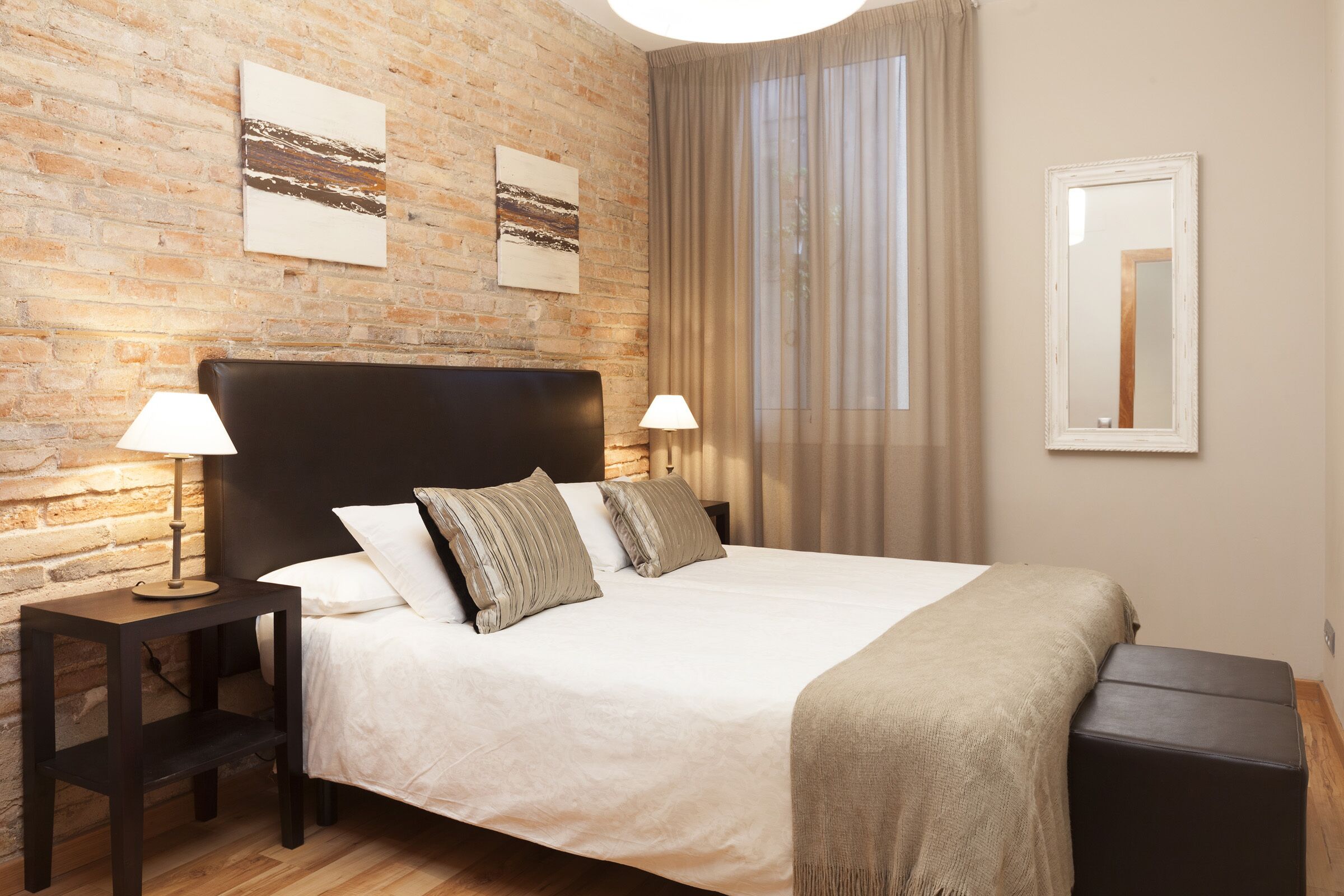 3 dormitorios, tabla de planchar con plancha, wifi gratis y ropa de cama